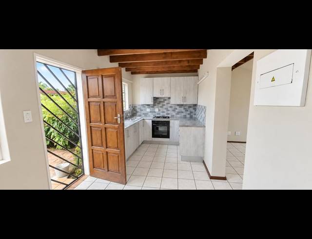 2 BEDROOM TOWNHOUSE FOR SALE IN CELTISDAL